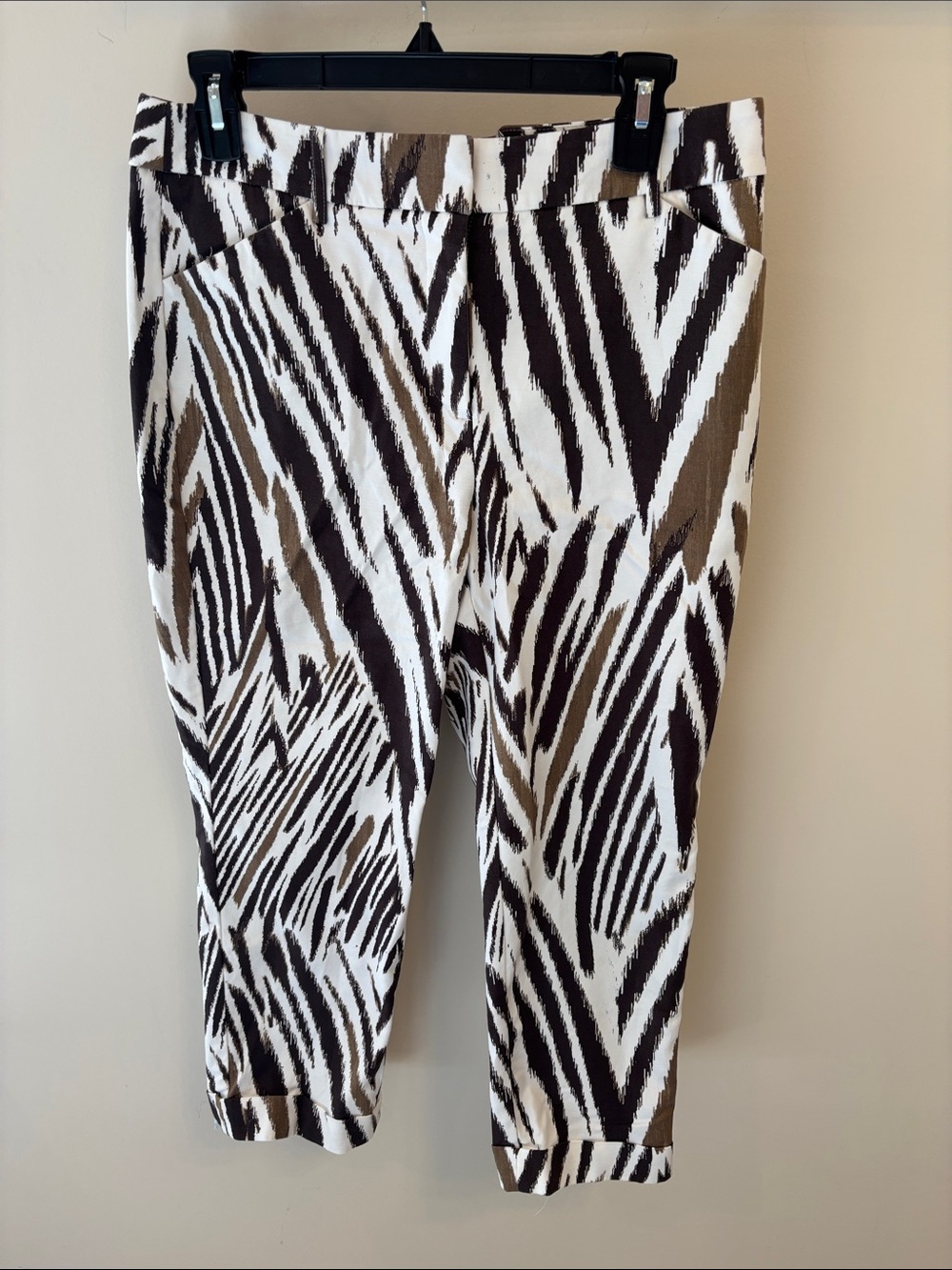 Chico's So Slimming Cropped Capri Pants in White, Black & Brown Zebra Stripe